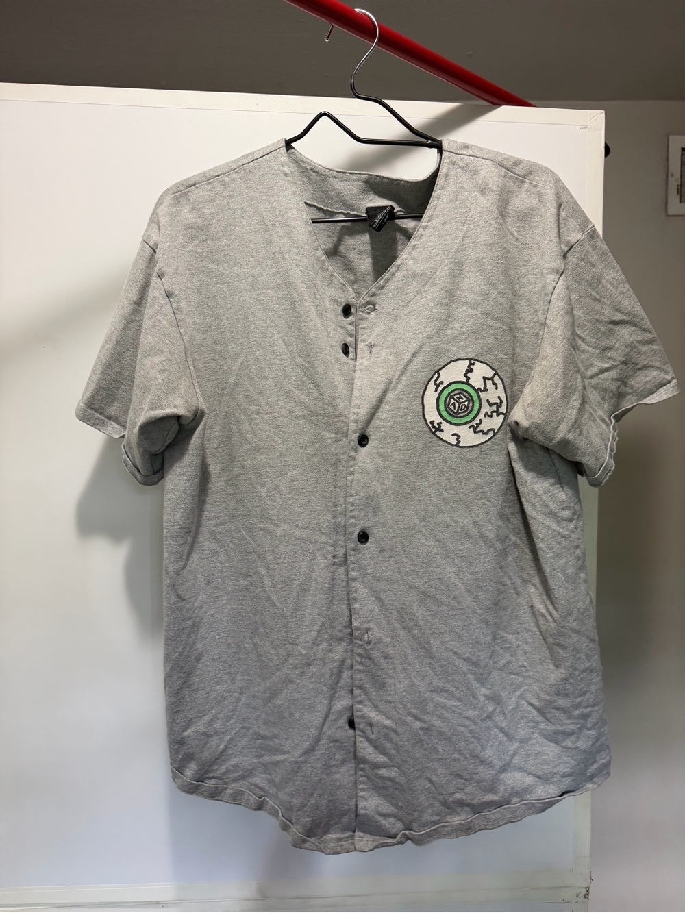 ZAD Men’s Light Gray Short-Sleeve Baseball Style Button Shirt with Chest Emblem